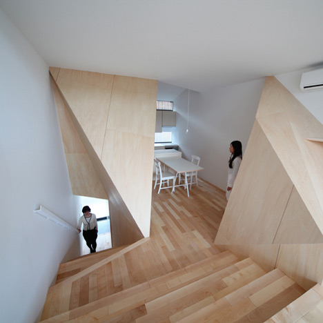 dzn_New-Kyoto-Town-House-by-ALPHAville-4